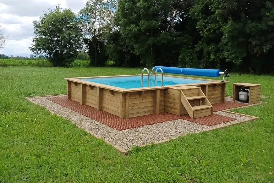 Espace piscine dans notre gîte familial en Bigorre