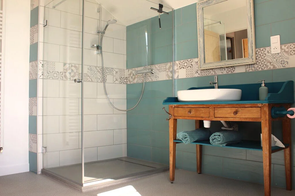 Salle d'eau 2 personnes dans notre gîte 10 personnes à ségalas