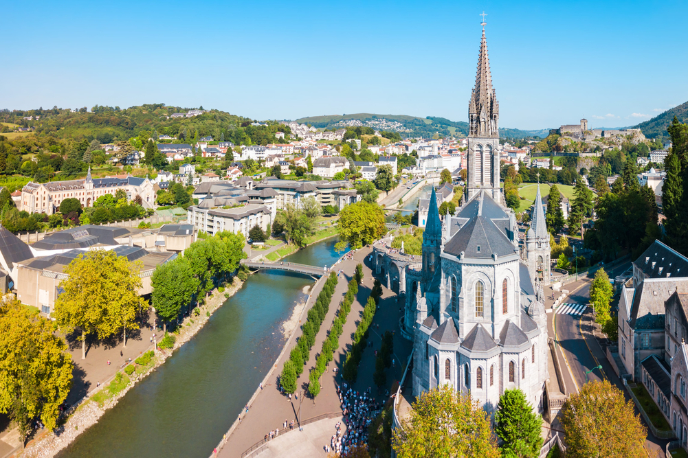 Notre Dame de Lourdes, lieu de pèlerinage depuis la Bigorre