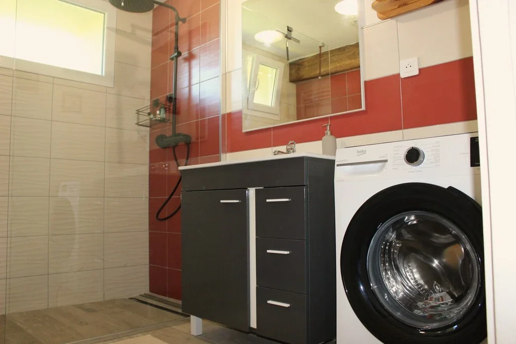 Espace douche au rez-de-chaussée de notre gîte familial